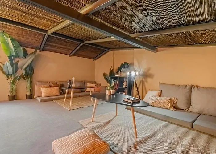 Super Rabbit 公寓 *