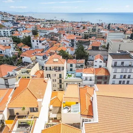 Super Rabbit Апартаменты Фуншал